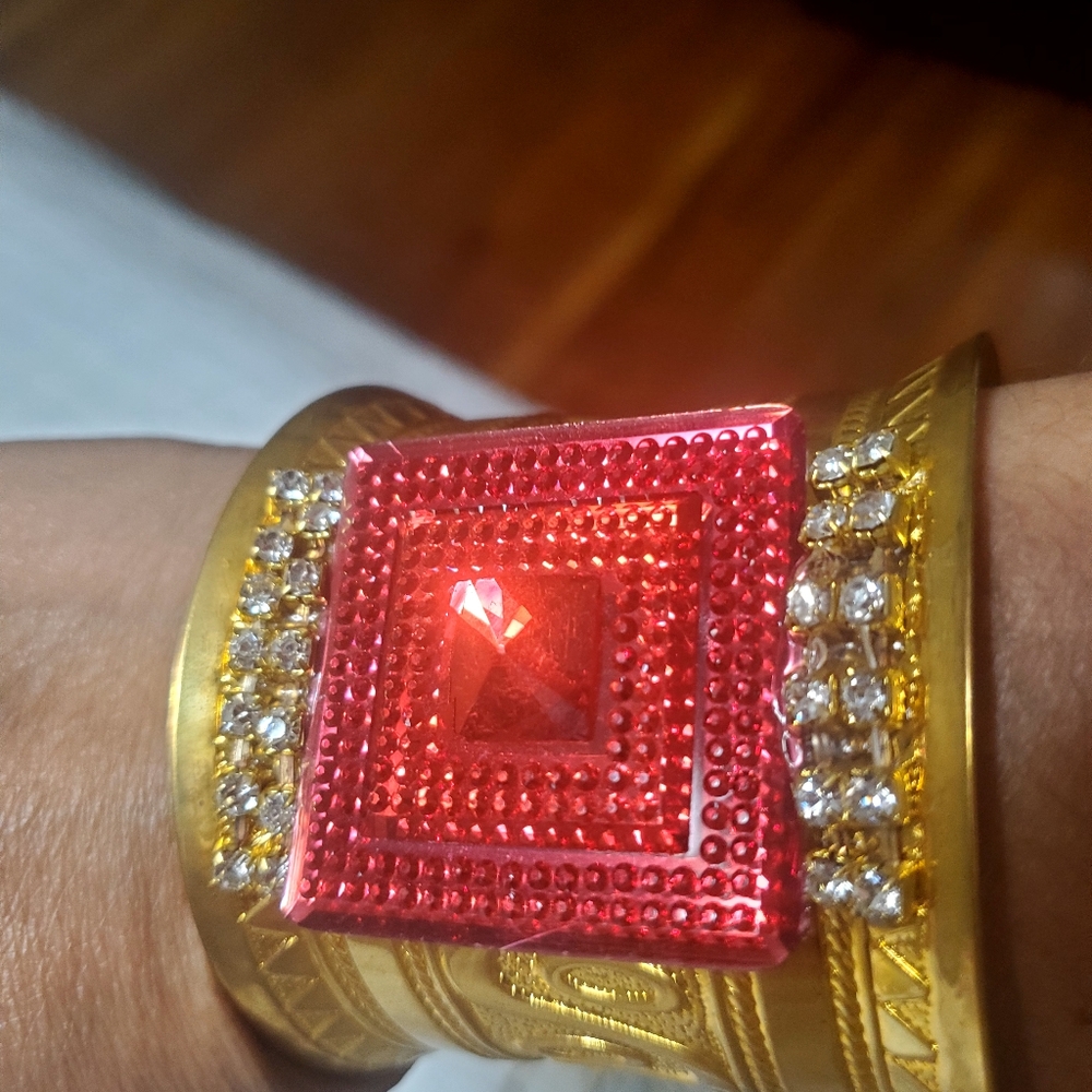 Jewelry - Picture 2 of 4